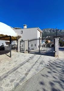 immobilien-zum-verkauf-in-montenegro-mit-meerblick