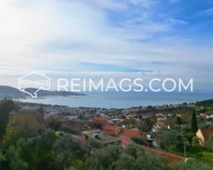 Immobilien - Grundstück zum Verkauf mit Blick auf das Meer und die Stadt in Susanj, Bar, Montenegro