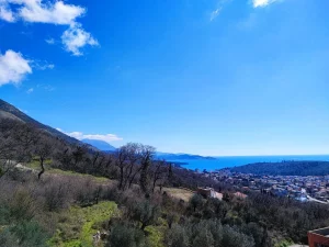 Apartment for sale in Sutomore, Montenegro with a sea view