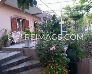 Immobilien in Bar, Haus mit Meerblick