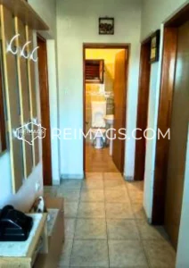 Immobilien in Bar, Haus mit Meerblick