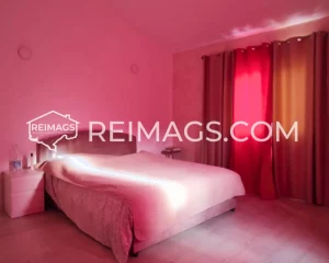 Immobilien in Bar, Montenegro, Haus mit Pool