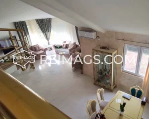 Immobilien in Bar, Montenegro, Haus mit Pool