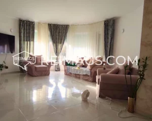 Immobilien in Bar, Montenegro, Haus mit Pool