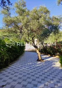 Großes Haus mit Garten in Bar, Montenegro, zu verkaufen