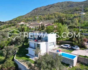 Real estate in Stari Bar with sea view