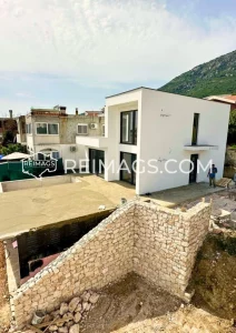 immobilien-zum-verkauf-in-montenegro-mit-meerblick