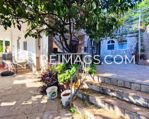 immobilien-zum-verkauf-in-montenegro-mit-meerblick